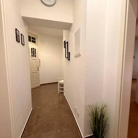 2 Raum Wohnung Direkt Am Suedring Magdeburg Exterior foto