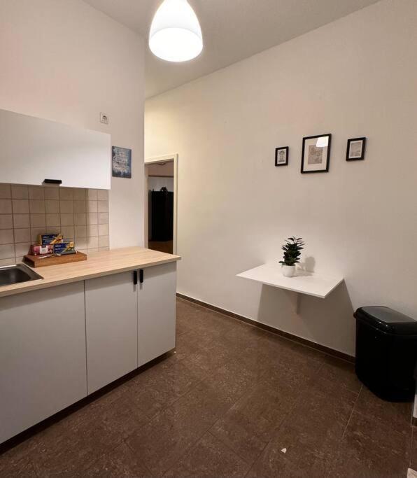 2 Raum Direkt Am Suedring Apartment Magdeburg